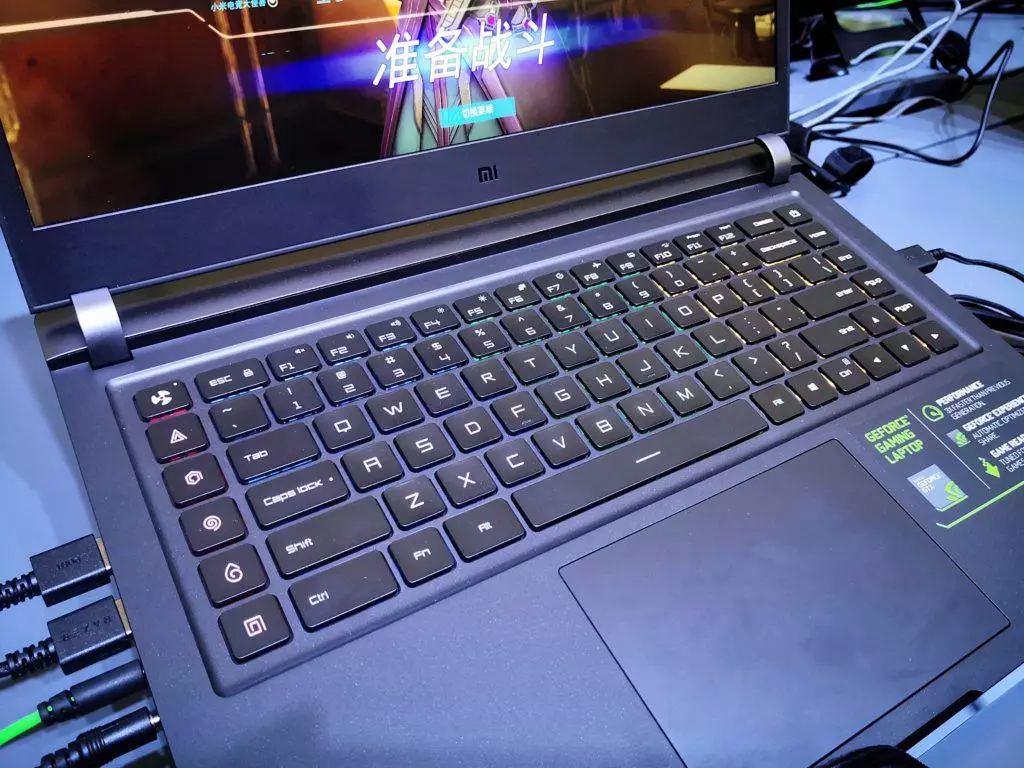touchpad herni displej notebook xiaomi