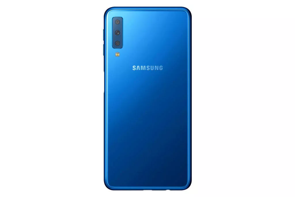 tri fotoaparaty samsung telefon