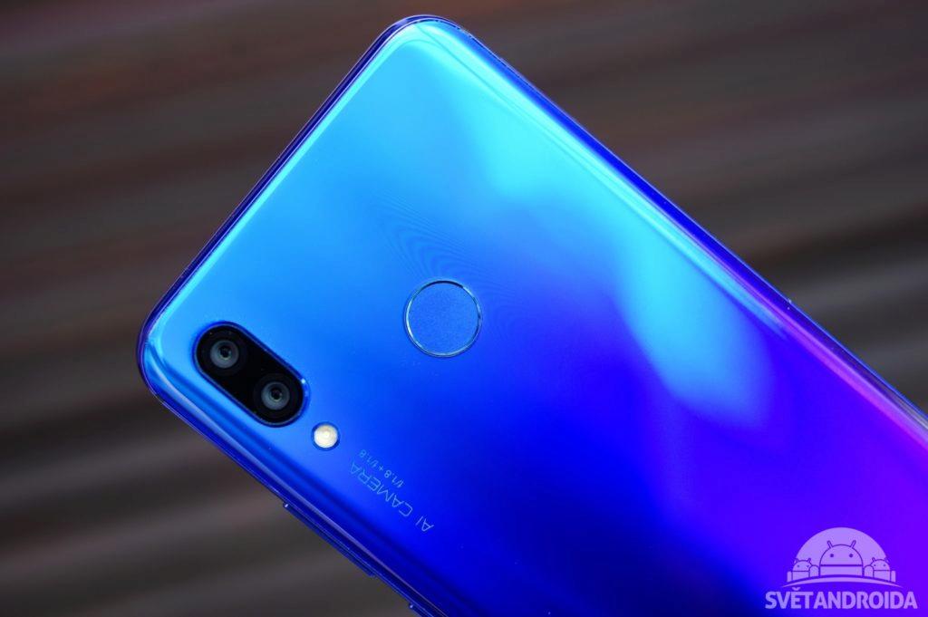 Huawei Nova 3 čtečka otisků