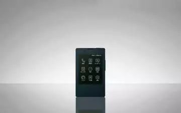 Miniaturní telefon Kyocera KY-O1L s e-ink displejem