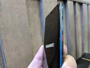 huawei mate 20 pro bocni tlacitka