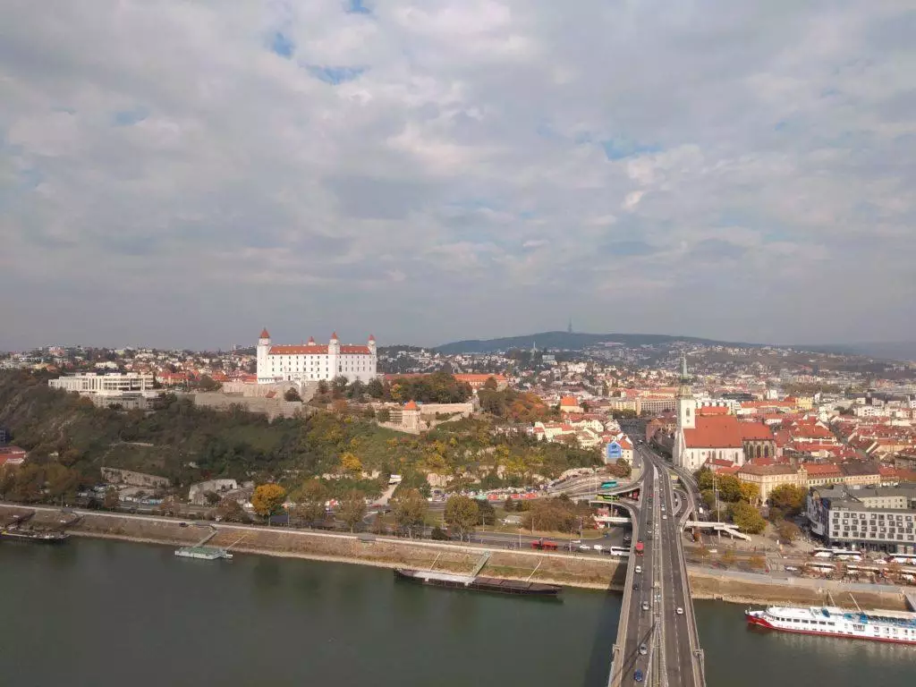 motorola one fotografie bratislava hrad