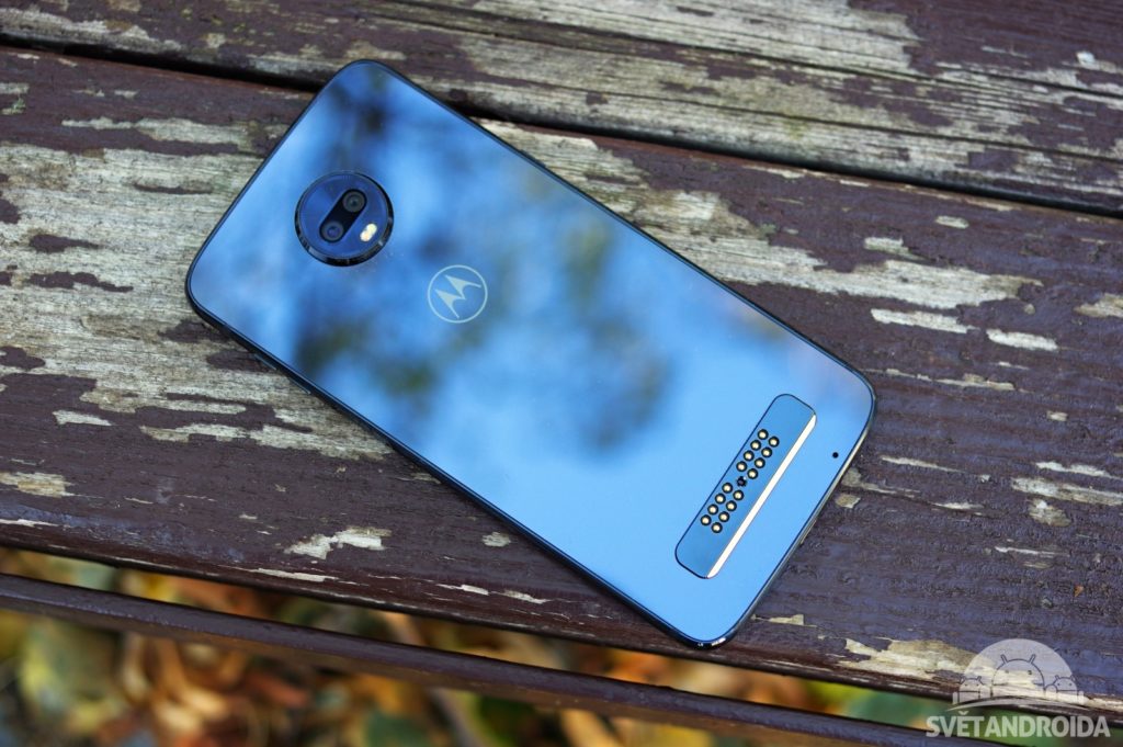 Motorola Moto Z3 Play záda