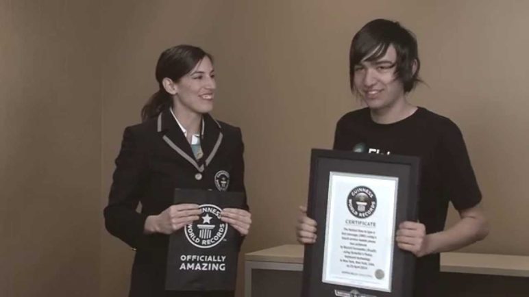 Fleksy Keyboard Breaks the Guinness World Record for Fastest Texting