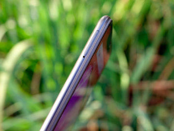 Levá strana Xiaomi Redmi Note 6 Pro