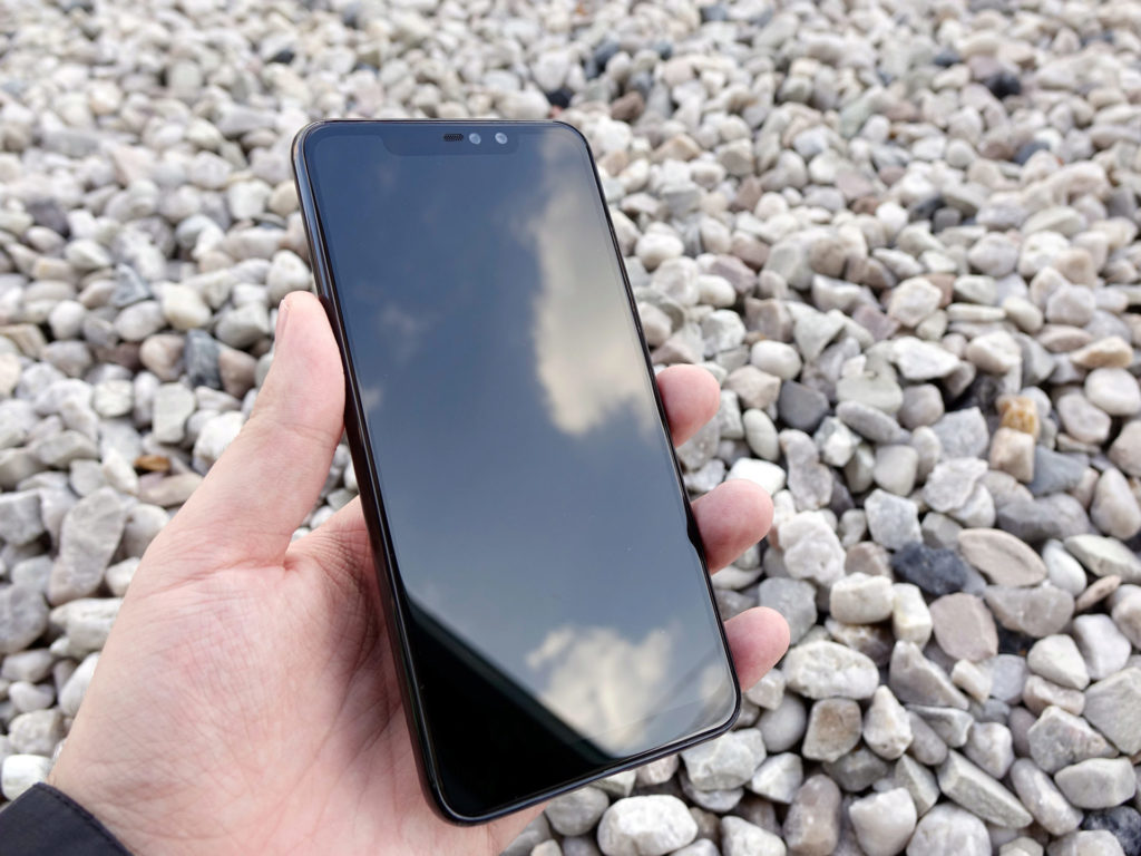 Přední strana  Xiaomi Redmi Note 6 Pro
