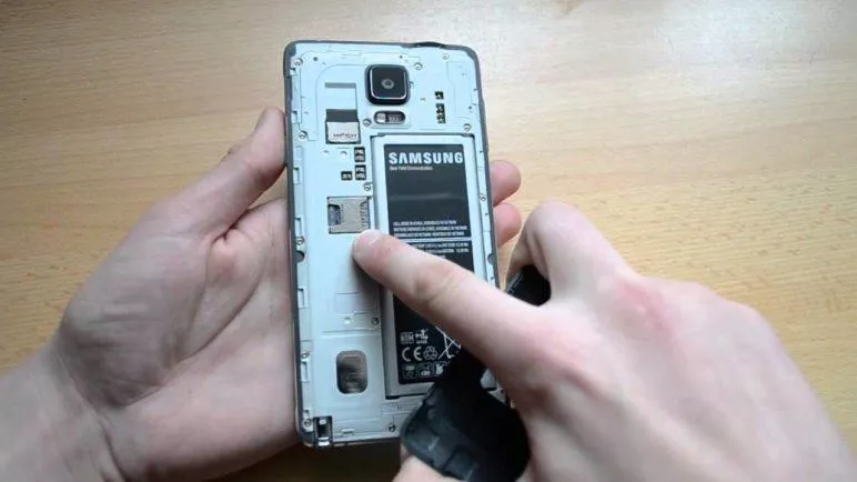 Samsung Galaxy Note 4 - konstrukce