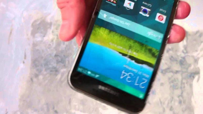 Samsung Galaxy S5 test vodotěsnosti 2