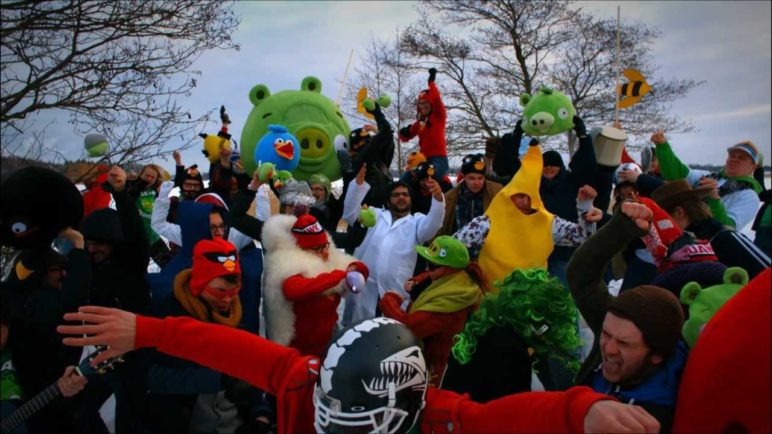 Subscribe to Angry Birds! Celebrating 1 Billion YouTube views with a Rovio Harlem Shake