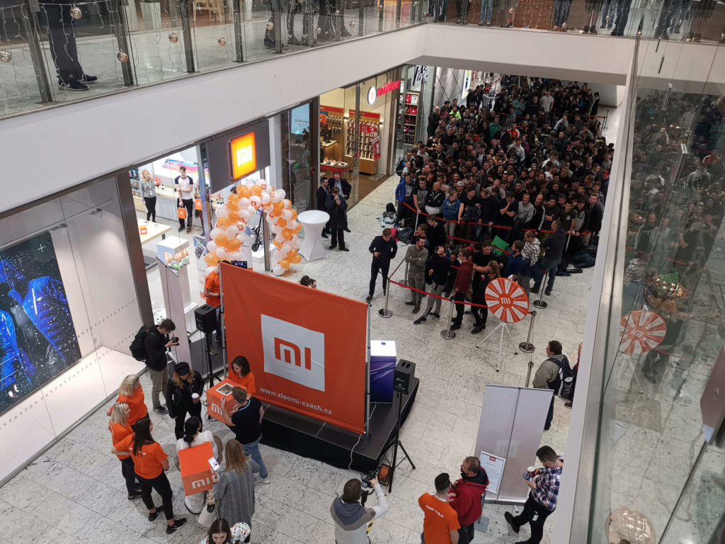 xiaomi-mi-store-hradec-kralove-zacatek-fronty xiaomi-mi-store-hradec-kralove-zacatek-fronty