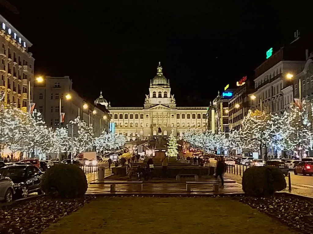 Samsung Galaxy A9 fotografie namesti nocni fotografie