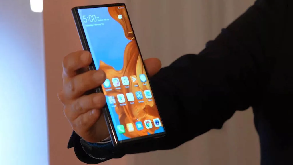 Huawei Mate X predni strana