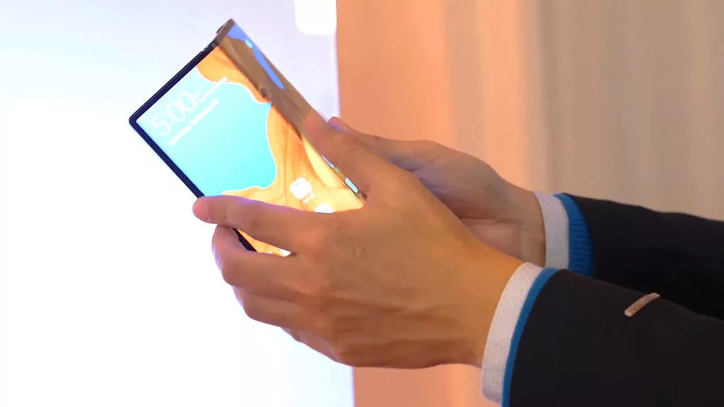 Huawei Mate X skladaci telefon