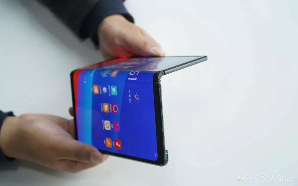 oppo ohebny smartphone