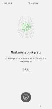 Samsung Galaxy S10 ctecka otisku prstu v displeji sken probiha