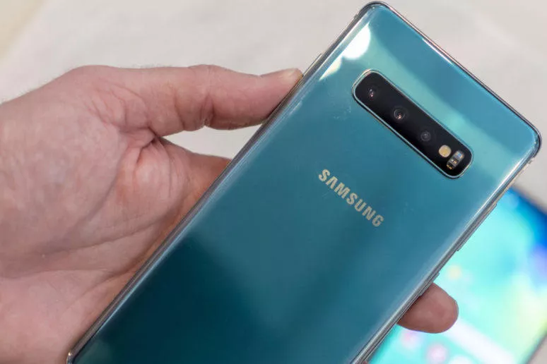 samsung galaxy s10 plus v redakci samsung galaxy s10 plus v redakci