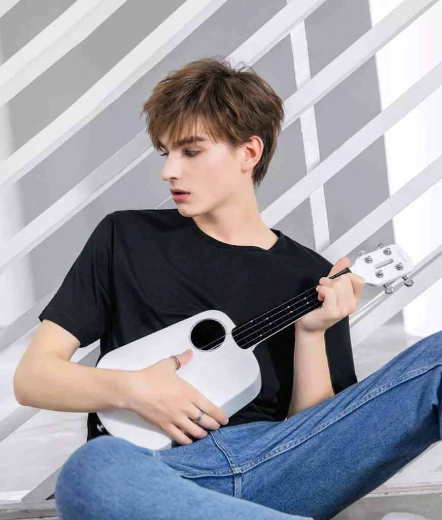 Xiaomi Populele 2 hrani na ukulele