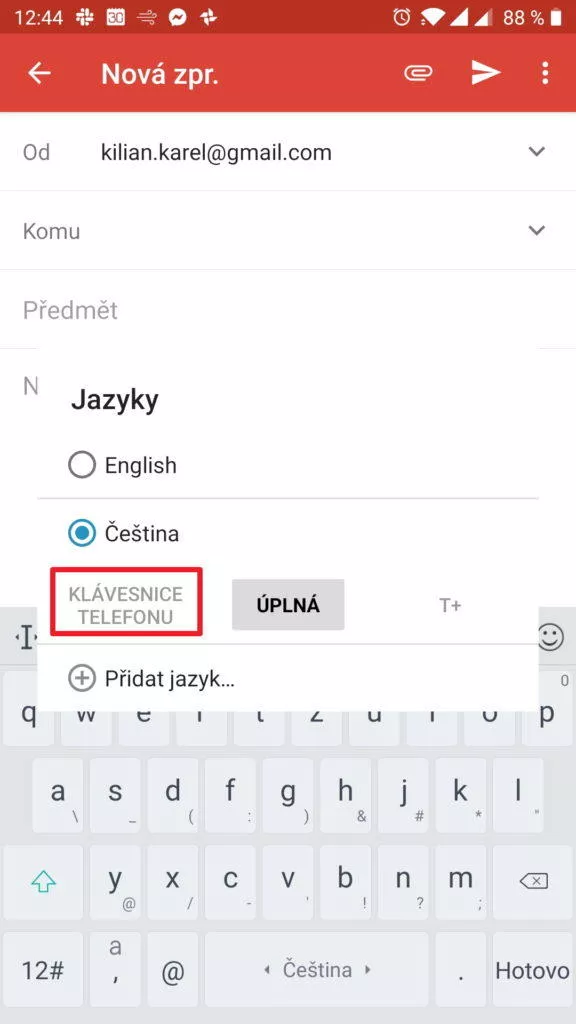 Zvolte Klávesnice telefonu