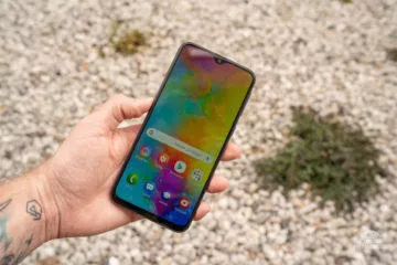 Samsung Galaxy M20 přední strana