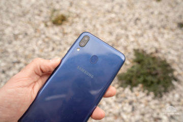 Samsung Galaxy M20 zadní strana