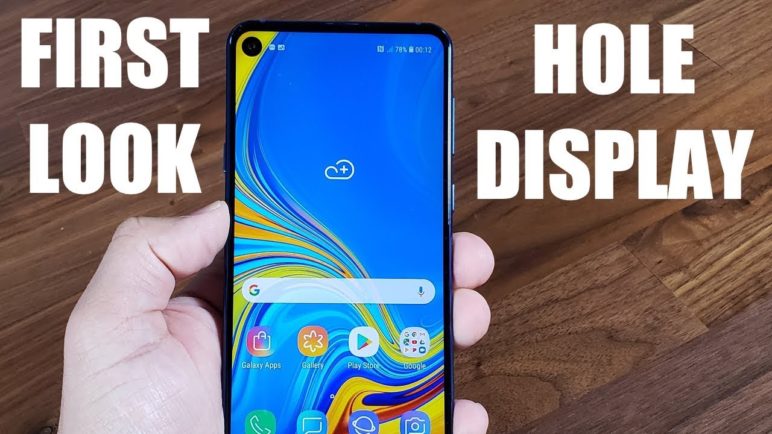 Samsung Galaxy S10 Punch Hole Display - FIRST REAL LOOK