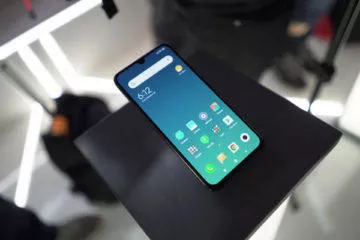 Xiaomi Mi 9 první pohled miui 10