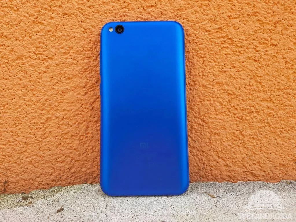 Xiaomi Redmi Go záda Xiaomi Redmi Go záda