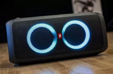 jbl partybox 300 recenze