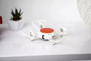 Levný dron Xiaomi baterie