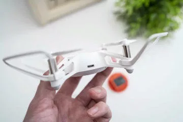 Levný dron Xiaomi microUSB