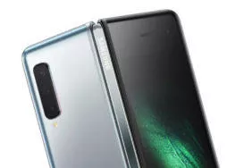 ohebny telefon samsung galaxy fold cena obalu