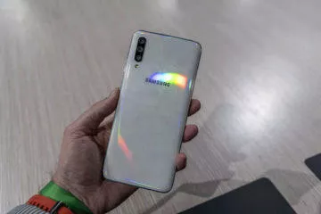 Samsung Galaxy A50 white zadni strana