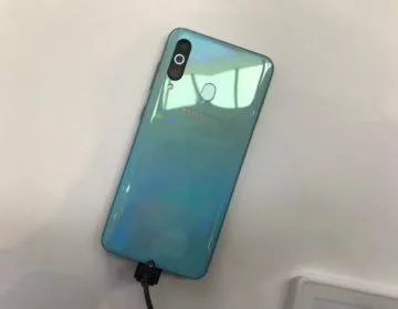 samsung galaxy a60 design