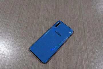Samsung Galaxy A70 blue