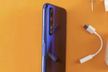 Honor 20 recenze slot na SIM