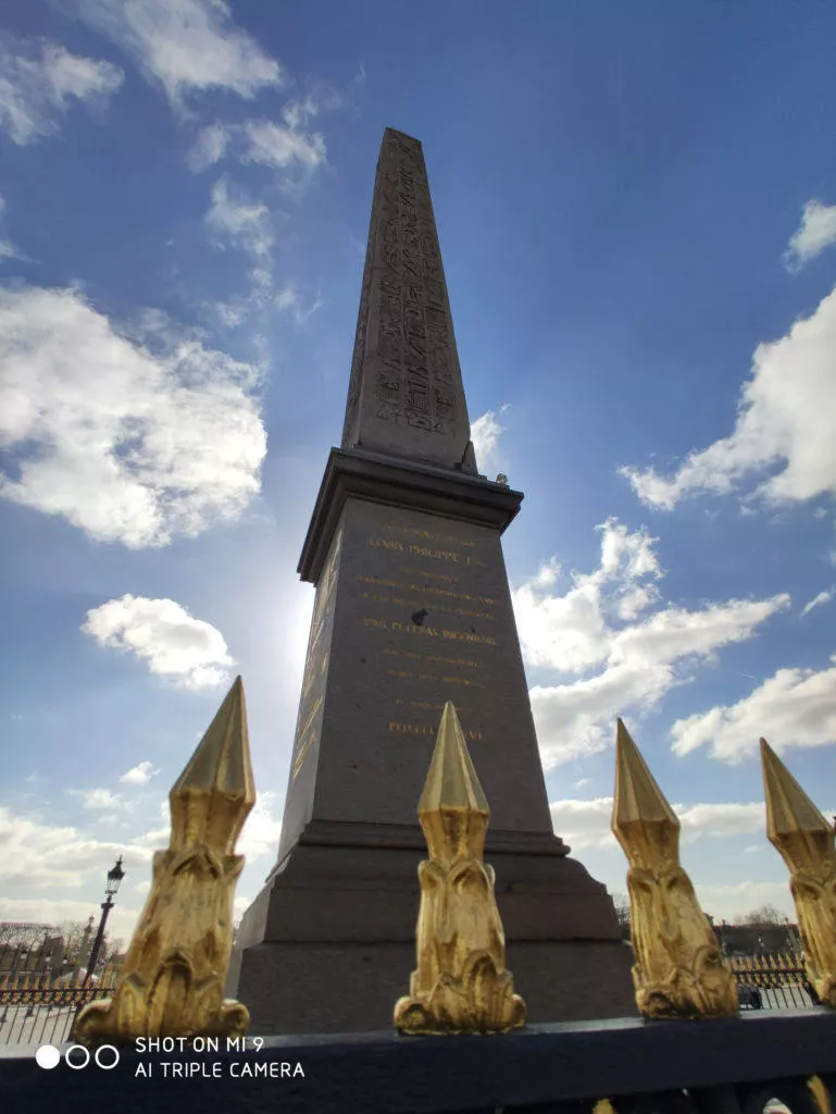 Jak fotí Xiaomi Mi 9 monument paříž