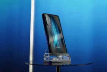 Telefon Honor 20 Pro design zadni strany