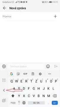 Jak psát na klávesnici mobilu jednou rukou