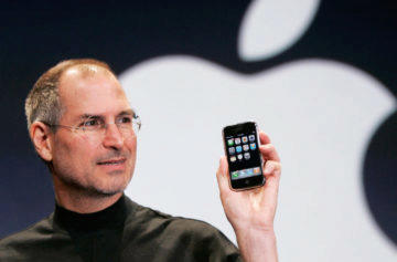 První iPhone a Steve Jobs