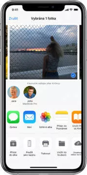 Apple AirDrop odeslání souboru - Google Fast Share