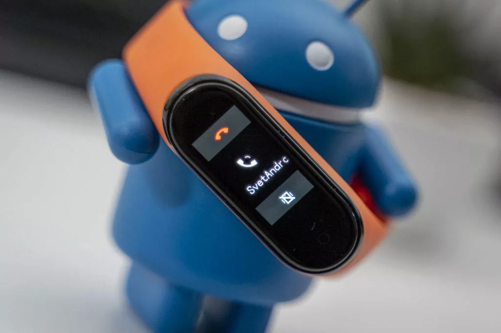 Xiaom Mi Band 4 Příchozí hovor Xiaom Mi Band 4 Příchozí hovor