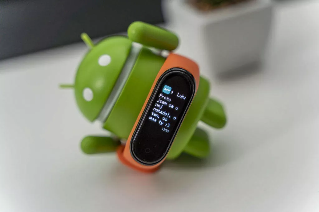 Xiaom Mi Band 4 česká diakritika Xiaom Mi Band 4 česká diakritika