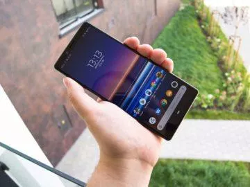 Sony Xperia 1 držení