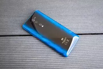 Xiaomi Mi 9T zadní strana