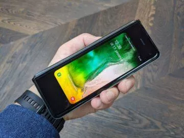 První dojmy ze Samsung Galaxy Fold přední displej