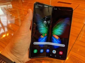 První dojmy ze Samsung Galaxy Fold ruka 2