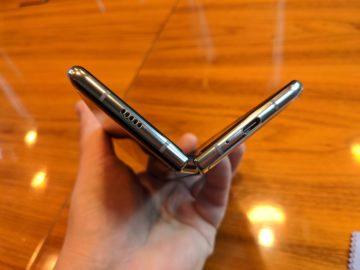 První dojmy ze Samsung Galaxy Fold ruka 5