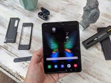 První dojmy ze Samsung Galaxy Fold unpacking 1