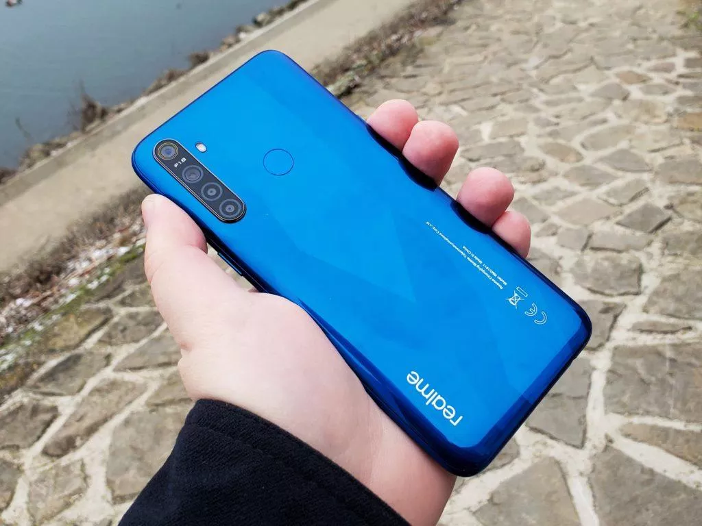 realme 5 zada