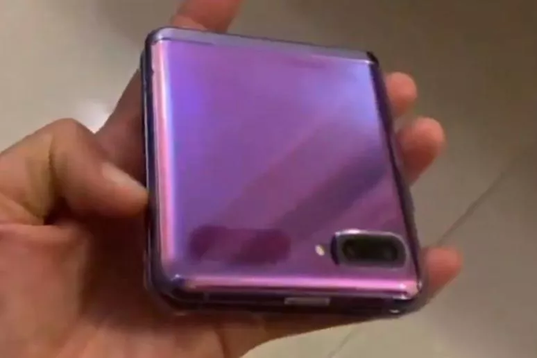 Samsung Galaxy Z Flip video Samsung Galaxy Z Flip video